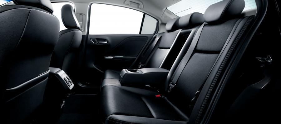  Honda Grace Hybrid 2014 года  (фото 10 из 24)